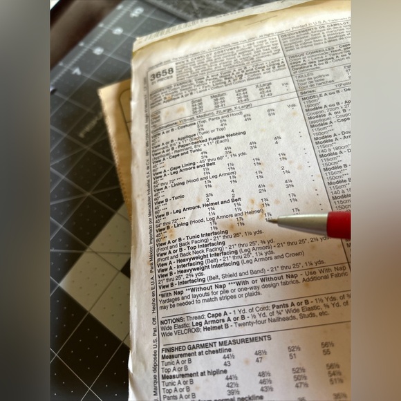 McCall's 3658 Camelot King Arthur Costume Sewing Pattern UNCUT Large-XL Men’s - Picture 7 of 9